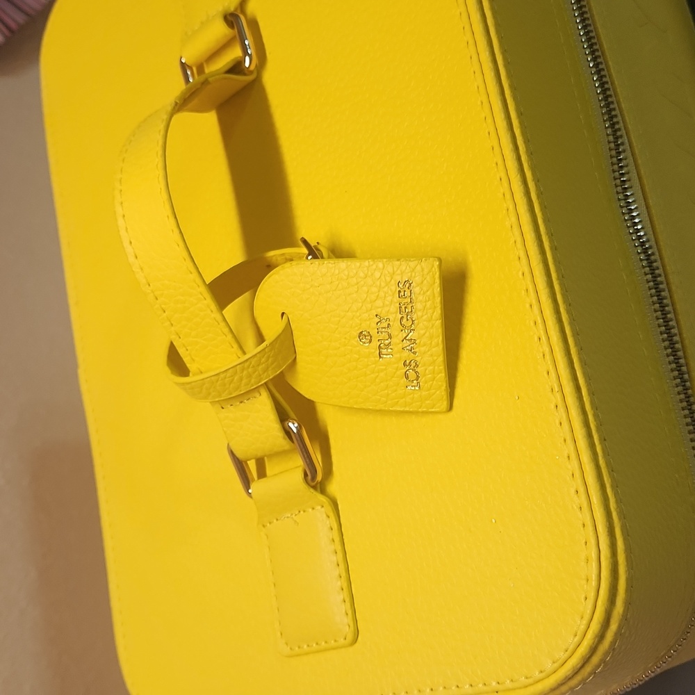 LUXURY TRUNK - Picture 2 of 4